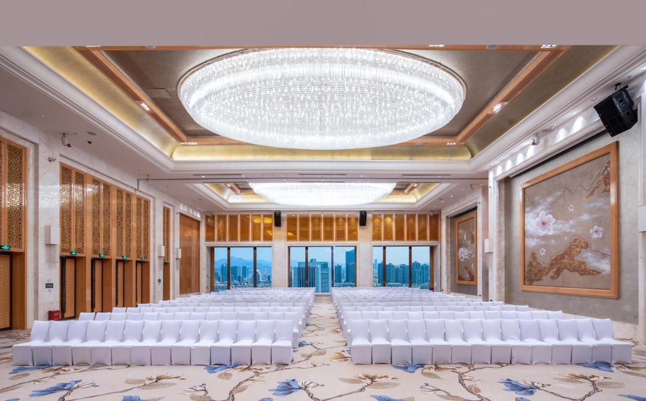 Отель Wyndham Grand Plaza Royale Colorful Yunnan Куньмин Экстерьер фото
